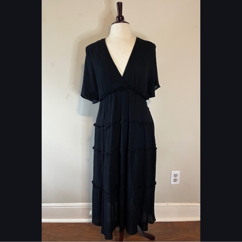 SOLD ❌ Black Tiered Ruffle V-Neck Maxi Dress